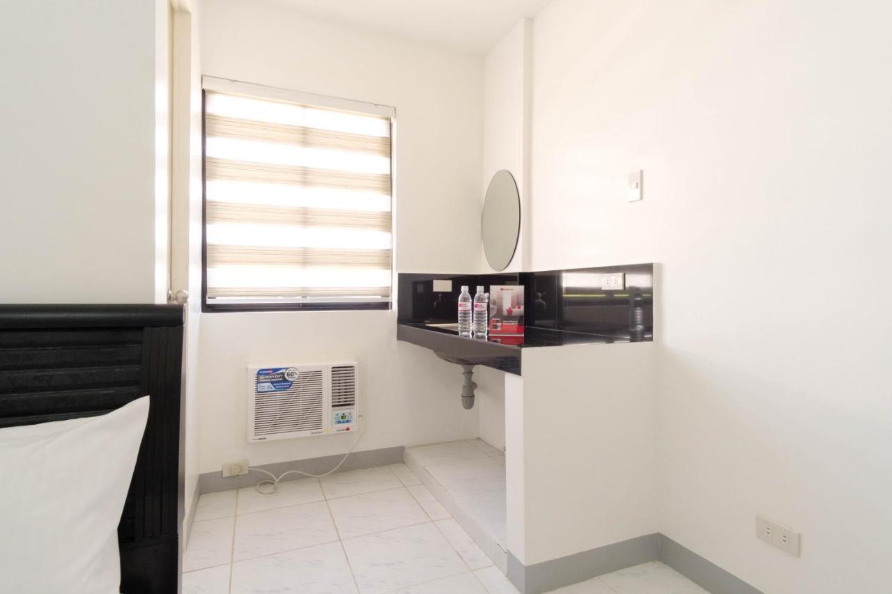 Reddoorz Near Sm Bicutan Hotel Paranaque City Exterior photo